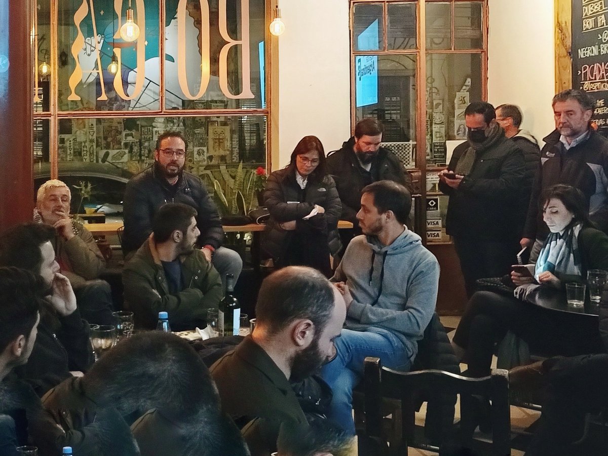 agendarg's tweet photo. Desde Agenda Argentina nos juntamos a debatir una propuesta para la Ciudad 👉🏼 Participaron del encuentro referentes de diversos espacios que trabajan propuestas y hacen diagnósticos sobre temáticas particulares que hacen a las ciudades. https://t.co/RmDldyy3Mg