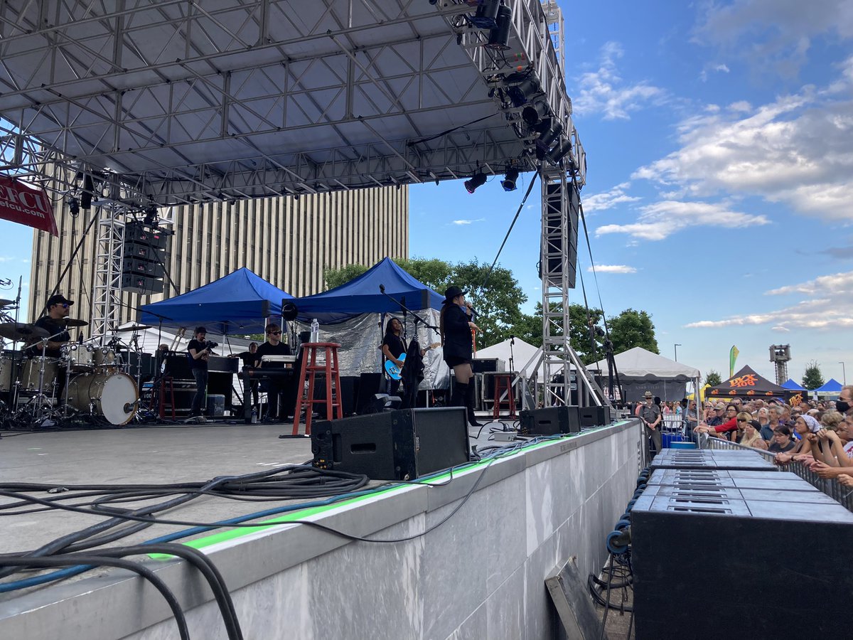 Madison Vandenberg sounds amazing live at the <a href="/PlazaEvents/">Empire State Plaza</a>. <a href="/MadisonV/">madison vandenburg</a> has got some pipes!