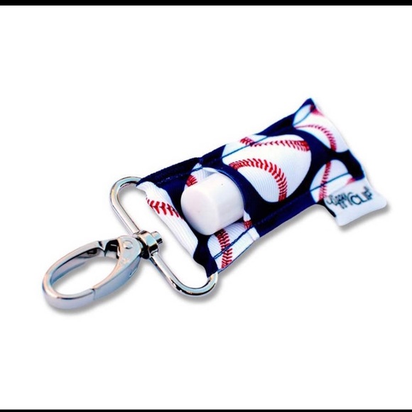 dnoern's tweet image. So good I had to share! Check out all the items I'm loving on @Poshmarkapp #poshmark #fashion #style #shopmycloset #asos #topps: posh.mk/wS7NvXLLDrb