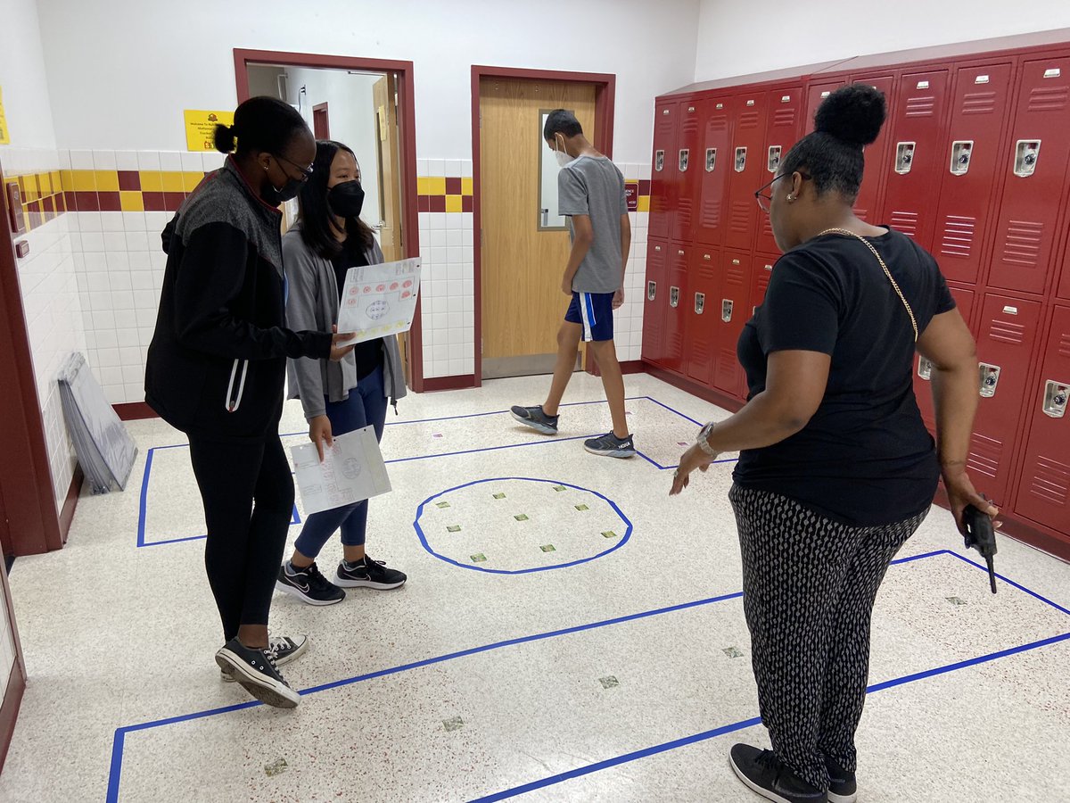 Rich STEM making innovative gardens @ Unity Braxton MS!!!#GROWINGINNOVATIVEMINDS @AltEdPWCS <a href="/mafoust25752/">Malcolm Foust</a> #PWCSENRICHMENT