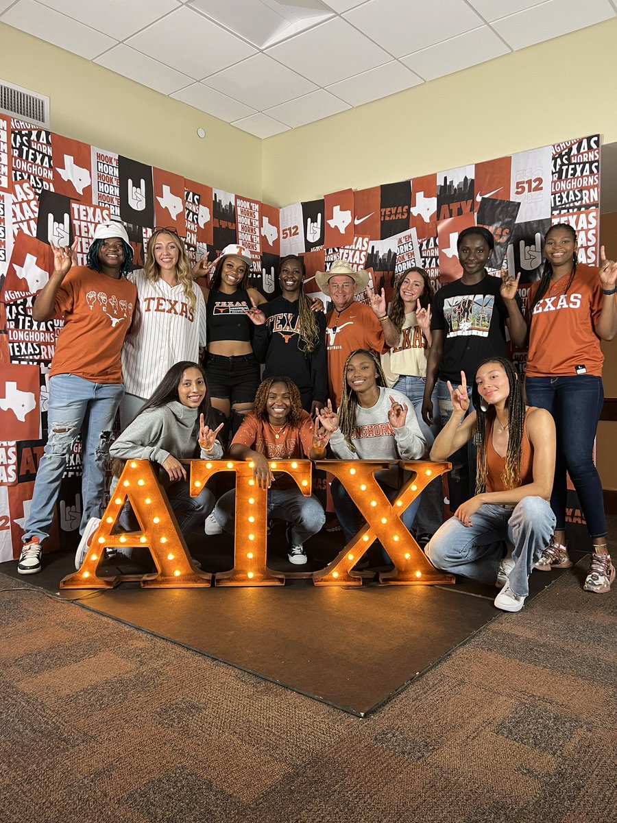 It’s a Texas thing 🤘🏼🤠
