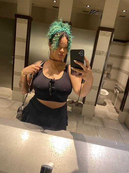 i&rsquo;m feeling a drain coming on, who&rsquo;s going to give it to me?!   findom &bull; wallet drainer &bull; goddess https://t<a href="/tag/wetpanties"class="tags"><span>#wetpanties</span></a><a href="/tag/usedpantiesforsale"class="tags"><span>#usedpantiesforsale</span></a><a href="/tag/usedsocks"class="tags"><span>#usedsocks</span></a><a href="/tag/s"class="tags"><span>#s</span></a>