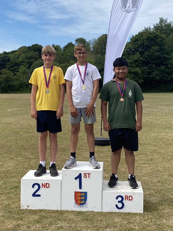 sportatdgsb's tweet photo. 🏃🏻 SPORTS DAY ‘22
SHOT PUT MEDALISTS 
🔴🟢⚪️🔵🟡 https://t.co/luYlIfUe0l