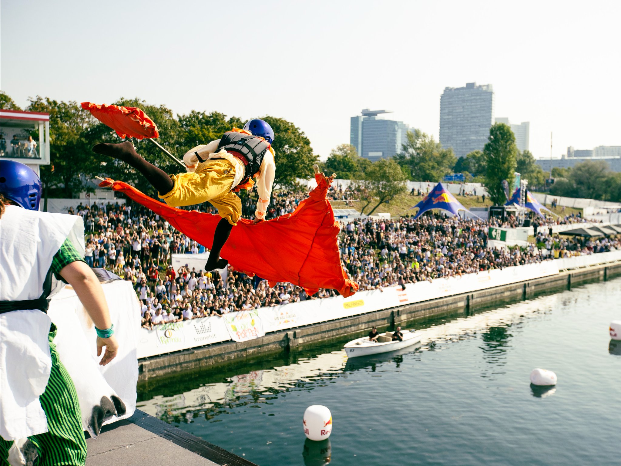 Flugtag 2025: The Wildest Flying Machines Ever Built? - 0ipoq15