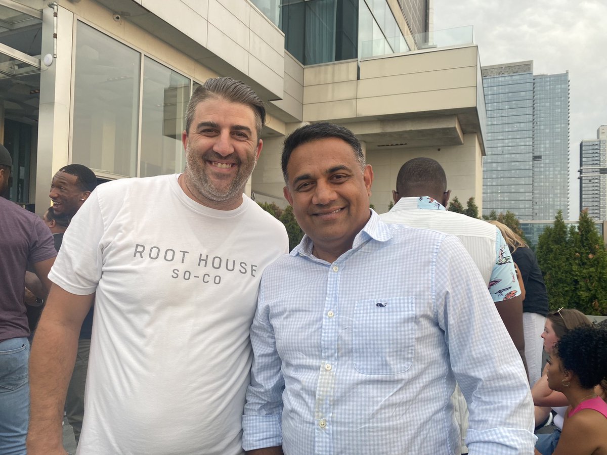 ABhavin's tweet photo. @theseanodell  at AWS summit in NYC https://t.co/WywZn2HeQa