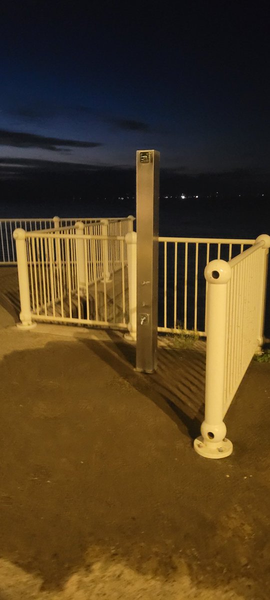 Not quite the same as Sheildaig  🚿<a href="/ridroberts/">Rich Roberts</a> but needs must after a run and an evening in the attic.. 😂