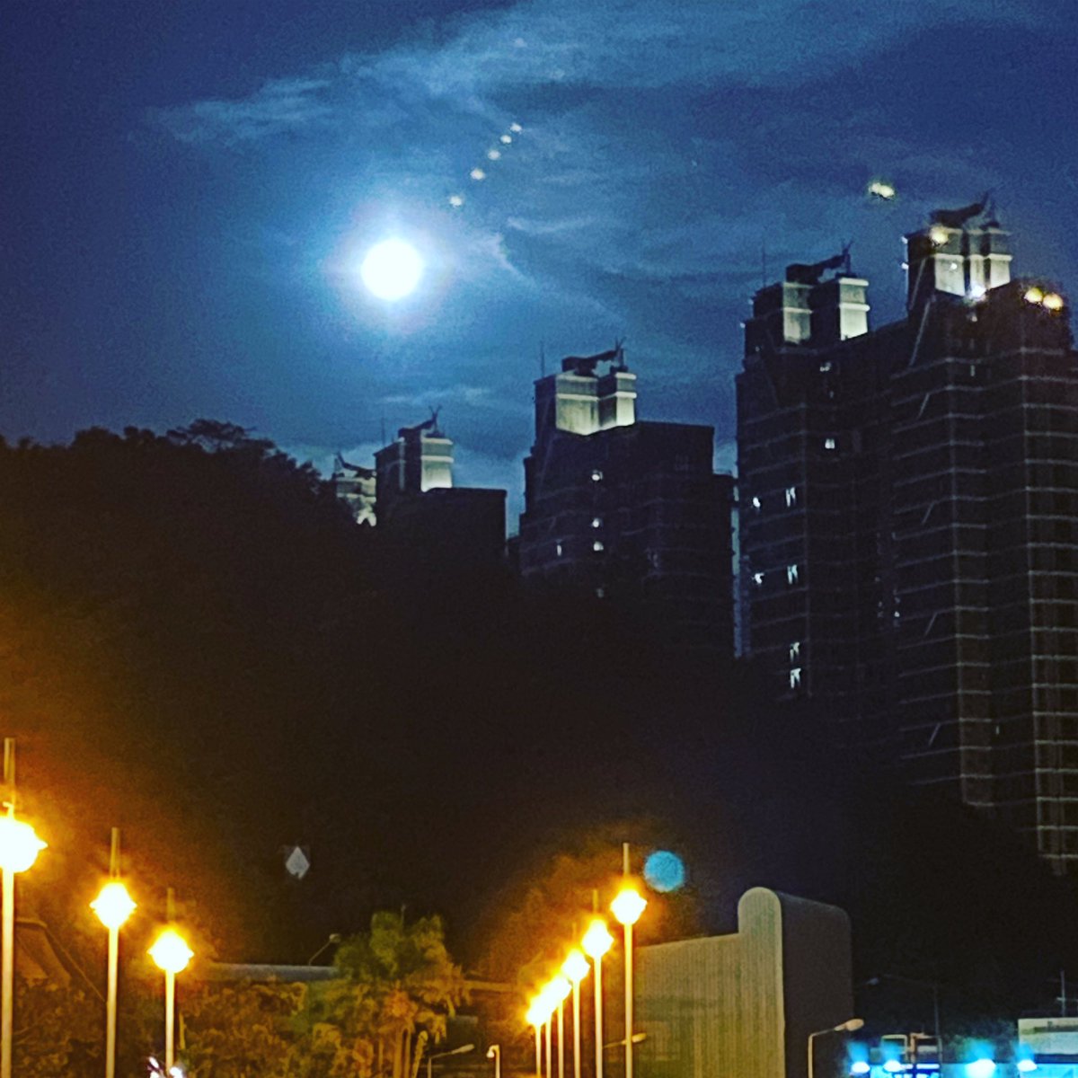 As bright as a spotlight #supermoon #Supermoon2022 #HongKong