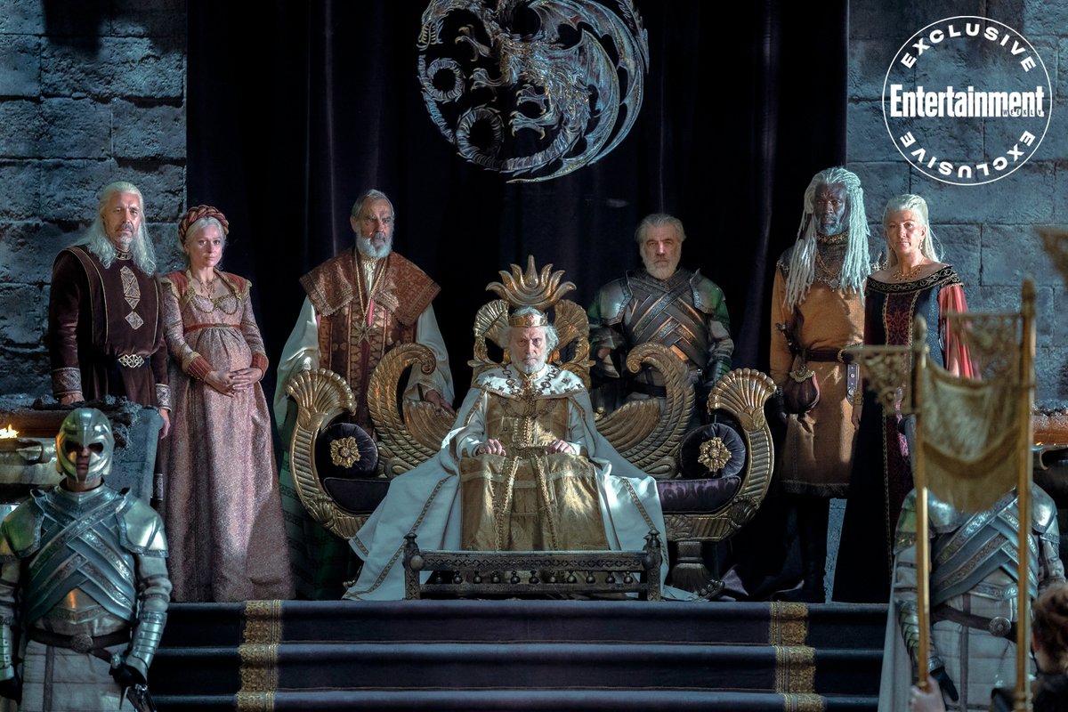 #HouseoftheDragon pictures from 
@EW. King #JaehaerysTargaryen and the royal #Targaryen court. #HOTD