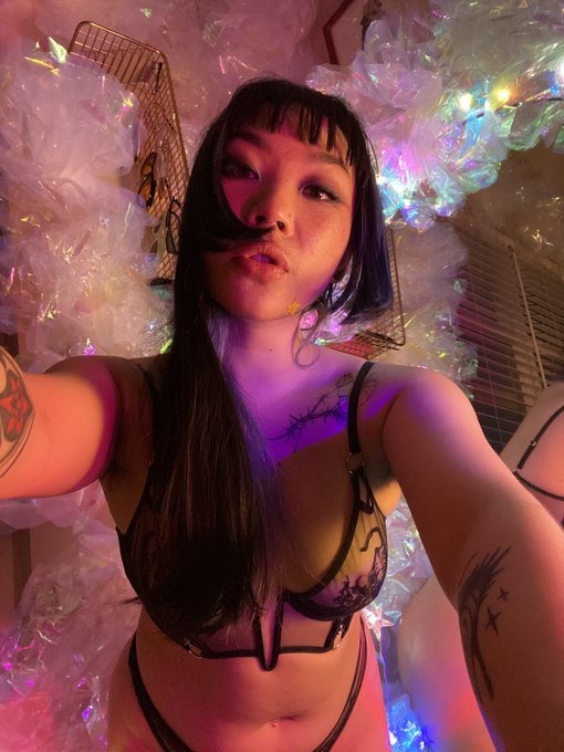I wanna make out https://t.co/ouir57iqxc<a href="/tag/newprofilepic"class="tags"><span>#newprofilepic</span></a>