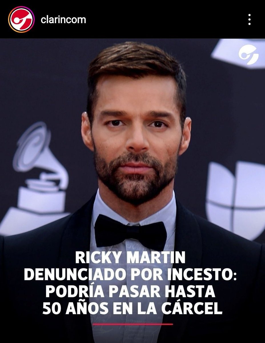 DanannOficial's tweet photo. En realidad, la denuncia es por violencia doméstica y extorsión, pero a la agenda progresista no le conviene decir que un emblema LGBTI como Ricky Martin, aparte de cogerse al sobrinito, lo cagaba a palos y extorsionaba. No sé si será culpable, pero la denuncia es por eso. Besis. https://t.co/YoNHjejhBt