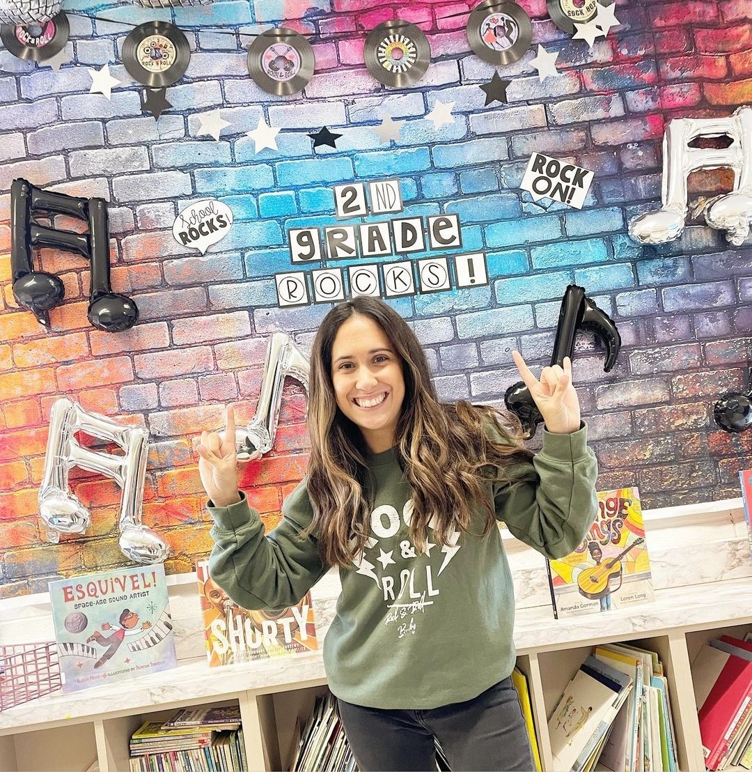 MirandaLPerry's tweet photo. @MrMooreNC @CharacterStrong @Principal_H @mr_Alsheimer @KidsInNeed @BackGcs @jpcooper1213 @DrPeeples @Mr_MooreBME I cannot say enough amazing things about my friend and former coworker, Jordan! She is a grade level lead teacher, started a school wide community known as the house system, and advocates for ALL students. Let's #clearthelist for her!

https://t.co/gFynBi9jsw https://t.co/mCodER0mgS