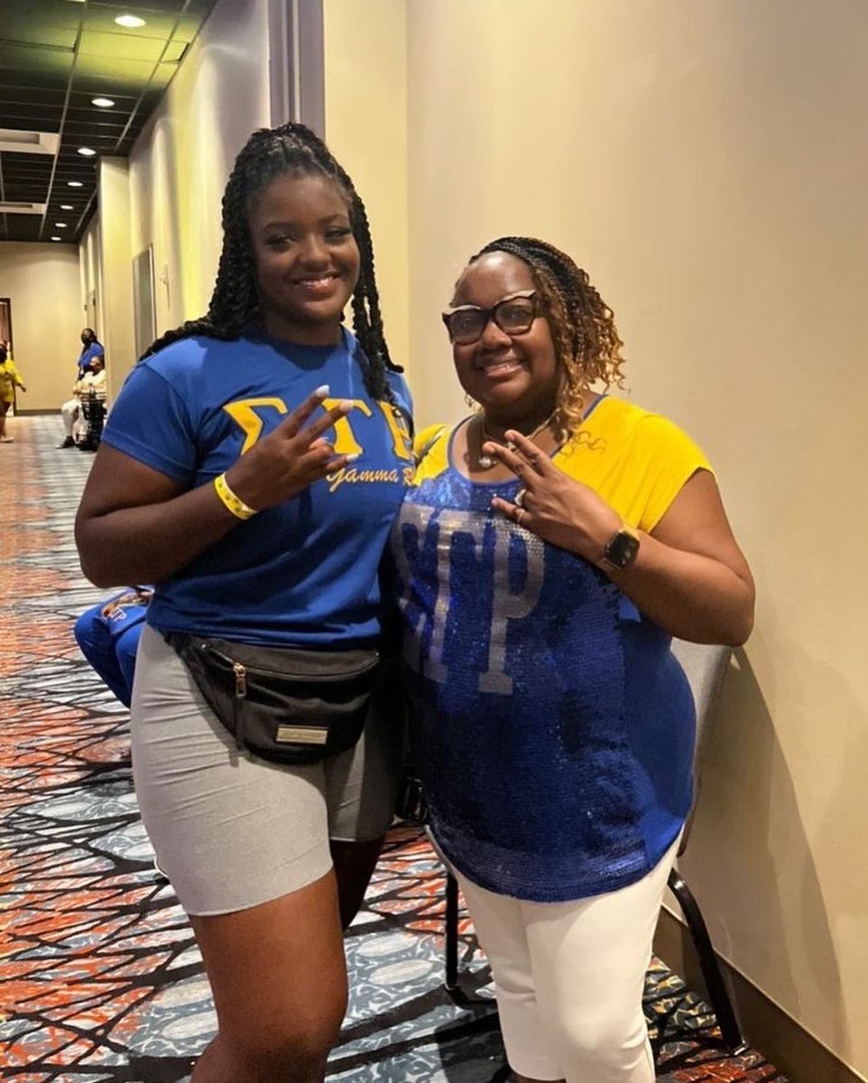🎉 Congratulations to Sigma Gamma Rho on 100 years!!! 
•••
💙💛Briyanna Robinson is representing Siu’s Psi Chapter at the centennial boulé! 🐩 <a href="/PsiPoodles/">PrettyPsiPoodles</a>