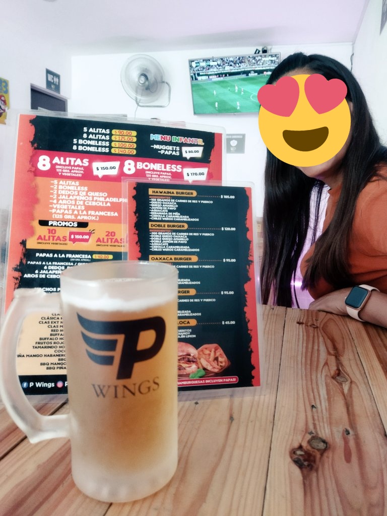 tomasvergara69's tweet photo. ¿Y xq no?
Unas alitas con nuestros ahijados @BellaBestiaqro 

Descansado despues de dia pesado!!!

@JazminLiebre https://t.co/VkAurag7tQ