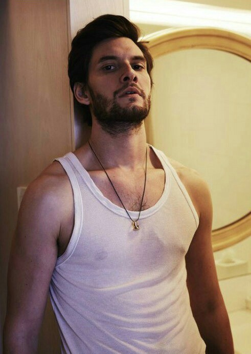 FreneticFool's tweet image. Because we're halfway to #sexysaturday.