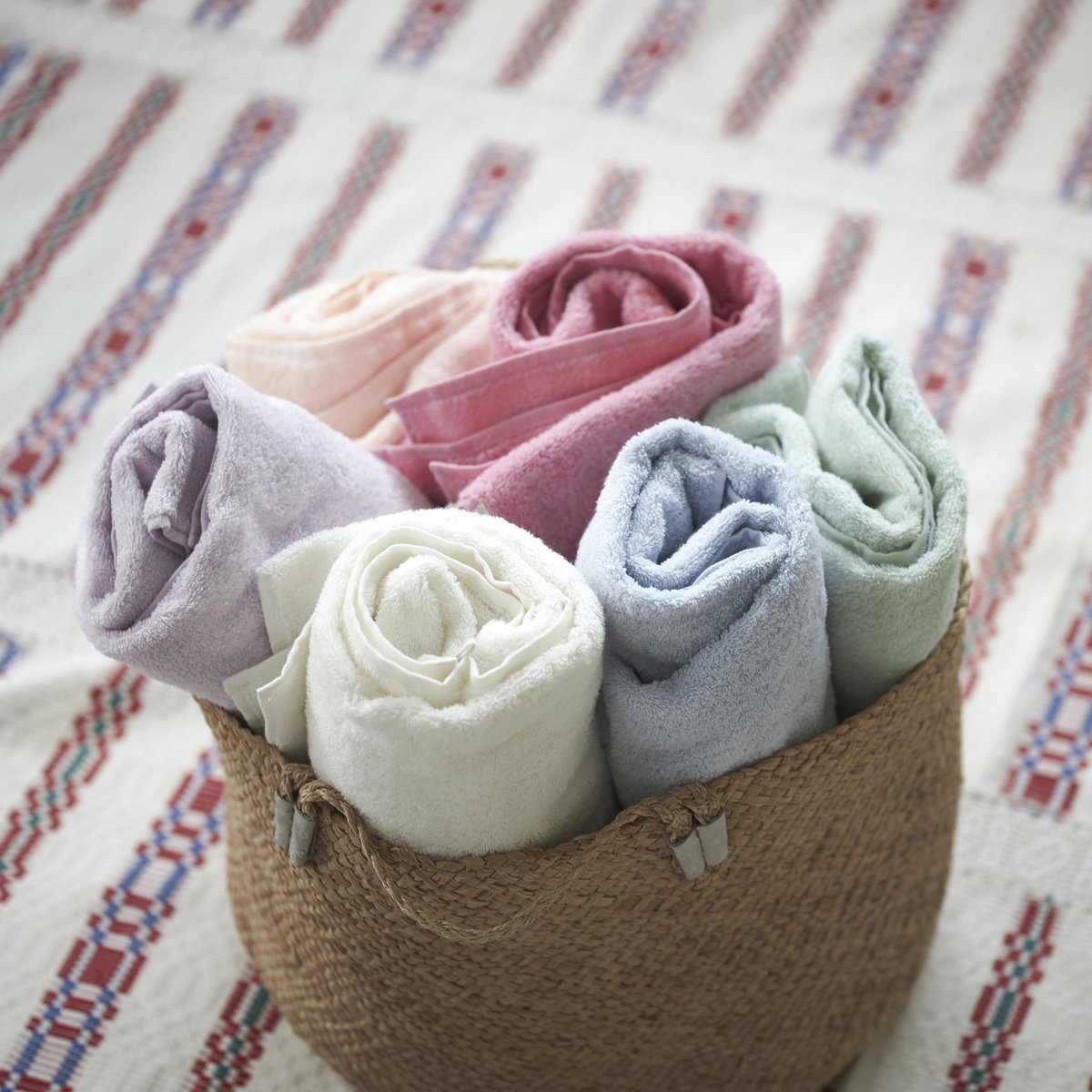 ToweLAB_'s tweet photo. 洗濯時短バスタオル「フワごこち」

とっても薄くてコンパクトで大好評の「うすフワ」を、少しだけ大きなパイルにした進化版！空気を含んだパイルがふっくら。吸水性も更にＵＰしました。
売上1番人気に急浮上！
https://t.co/SuVwQGIQGr

#フワごこち
#コンパクト
#やわらか
#吸水
#1番人気
#タオラボ https://t.co/lLjzAR1OVy