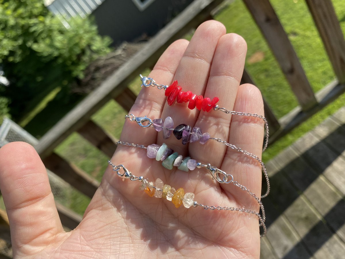 esiruthh's tweet photo. Hey everyone, I’ve not been having a good mental health day and seeing some orders come through would be the absolute best thing for me right now and make me not feel so hopeless 🥹 Here are some of the items I offer on my site 🤍 help a gal out 🫶🏻 https://t.co/wCwcbdMZXR https://t.co/w1ThgxbGNs