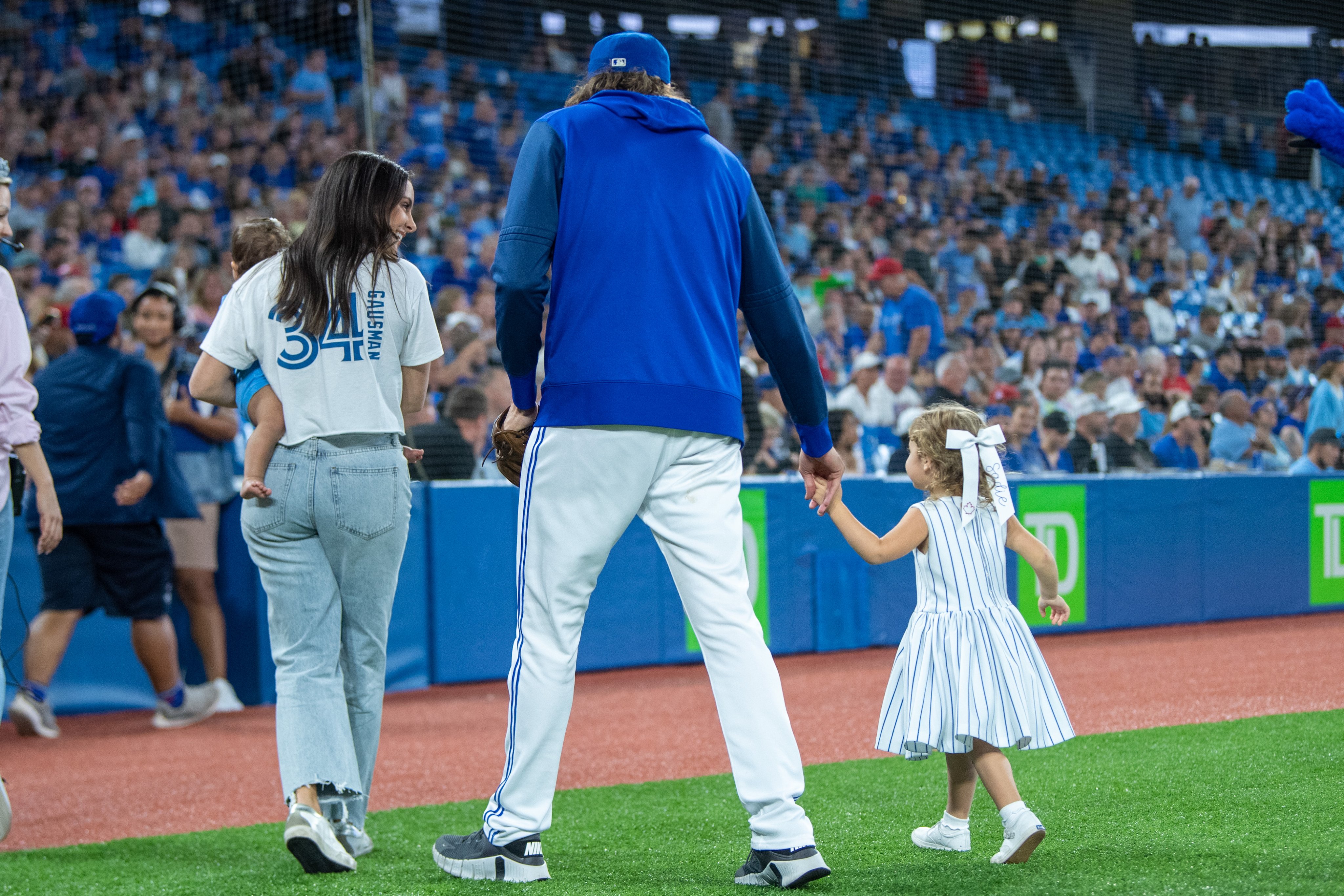 Toronto Blue Jays on X: Lettuce appreciate @KevinGausman's flow, too 🤩   / X