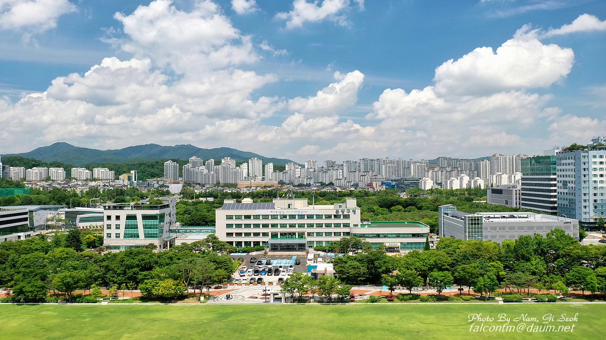 falcontm65's tweet image. 2022.07.02 분당구청에서...

분당구청에서 드론을 띄워 오랜만에 분당구청을 촬영해 보았다.
 #성남시 #분당구 #수내1동 #분당구청