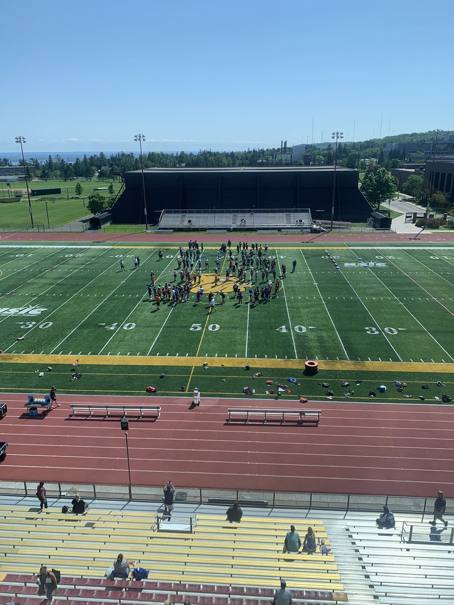 5️⃣0️⃣ Days Til Kickoff!

Camp Spotlight: Big Dogs

It was a beautiful day on campus here at UMD. With a 100+ campers focusing on the guys in the trenches. It was a great success with future dogs up front!

#BulldogCountry / #EarnIt