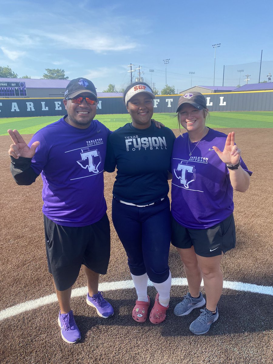Kiyaj23's tweet photo. I had at great time at the Tarleton camp yesterday! The Coach’s were great and the girls were so awesome!@TarletonSB @Coach_Cump, @AlyxCordell , @TxFusion16U and @SoftballSGP 🤍🥎 https://t.co/P7eedala7g