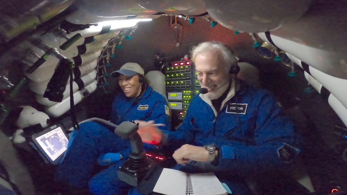 EYOSExpeditions's tweet photo. #EYOSplus! @deepseadawn #pushesboundaries and #breaksbarriers to collect vital #seafloor data.
On 12 July 2022 Dawn completed a descent to #Challenger Deep to depth 10,919 meters +/- 6. Proud to have been part of this #expedition with you, Dawn! https://t.co/FQo1wqFg2Z https://t.co/cwIs7auAGU