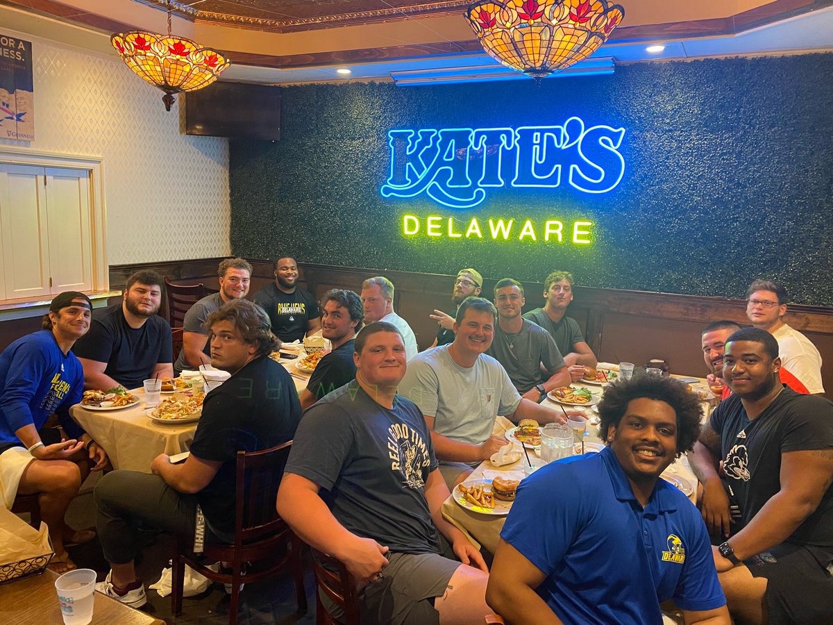 Little QB/OL Dinner as we head towards camp. Appreciate these big guys!