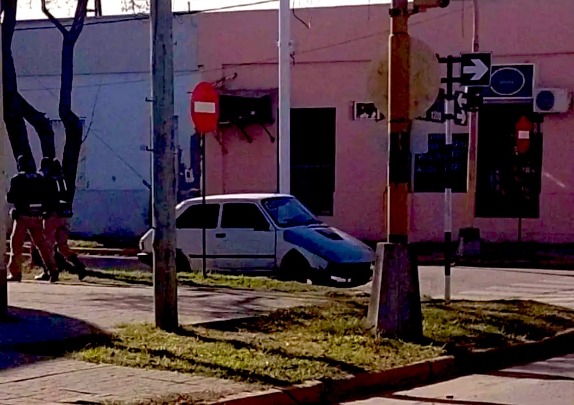 buenovich_'s tweet photo. Un Fiat ñiento cuañenta y ñiete https://t.co/tHlS7fiAll