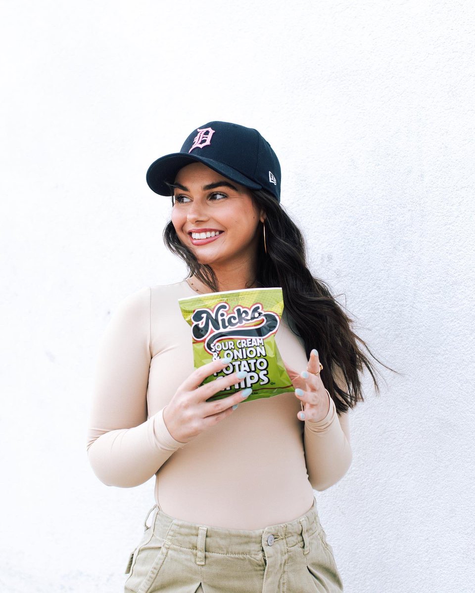 NicksChips's tweet photo. Best snacks in town! #simplythebest https://t.co/R7Ka9JEp72