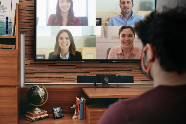 PolyCompany's tweet photo. Make the connection personal with the #PolyStudio USB. #GroupFraming and automatic speaker tracking are built right in, thanks to Poly #DirectorAI technology! #HybridWorking #MeetingEquality
Learn more ๐ https://t.co/jj3xTs0v6e https://t.co/d9UYp73hE3