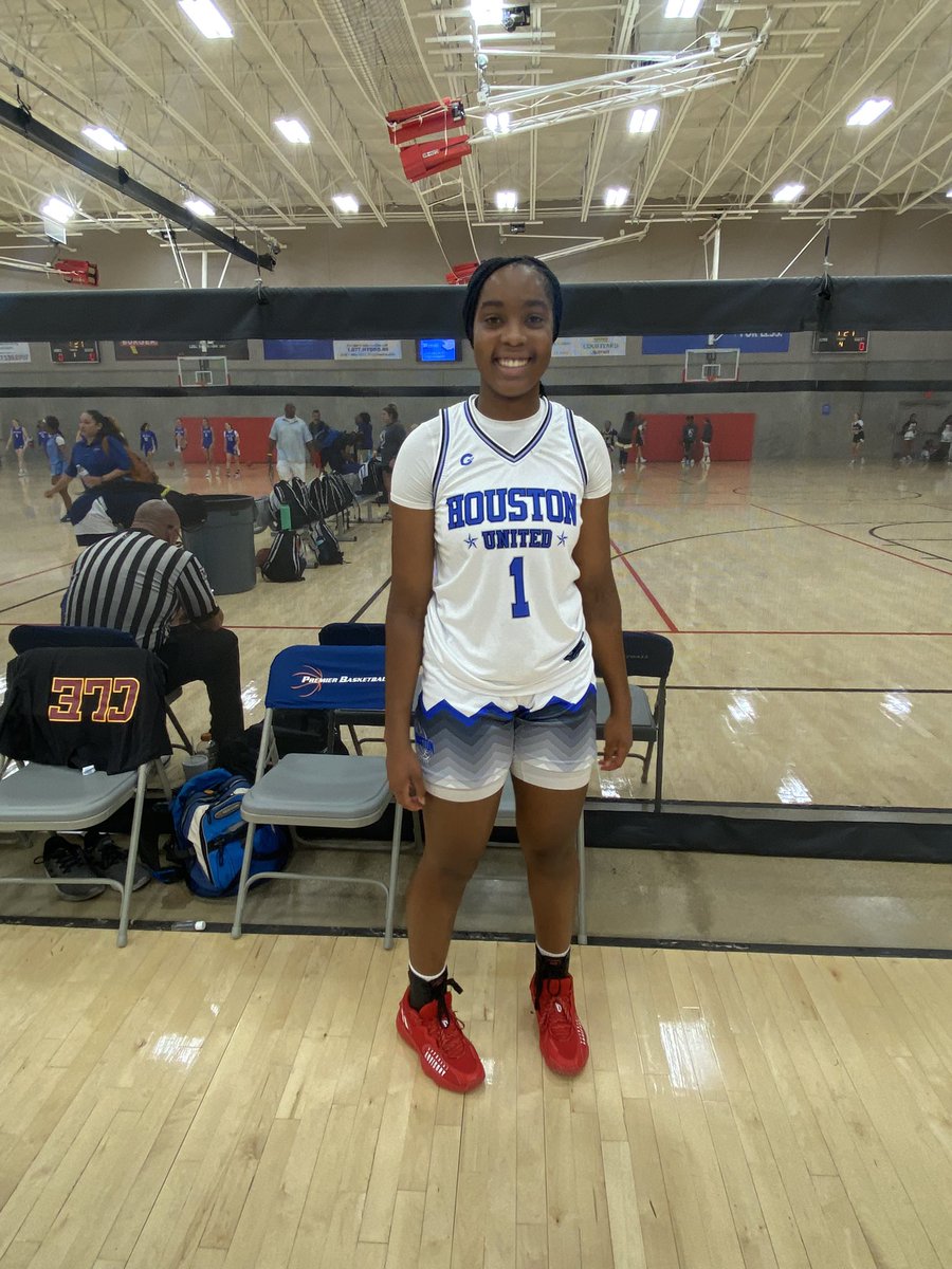 AssistReports's tweet photo. Khloe Vaughn (2024) Klein Oak HS Strong guard with a soft touch. She scored on all three levels against the Sharks. Finished through contact as well her future is Bright! 👀😎 #NevelleJones #TheAssistReports https://t.co/CCCapNV7xl