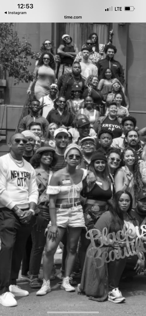 fabiolacoupet's tweet image. Can you spot the @sinceeveart team? @chrislaraque @daff1017 and I were there for the historic moment celebrating black creatives in Web3! 🇭🇹