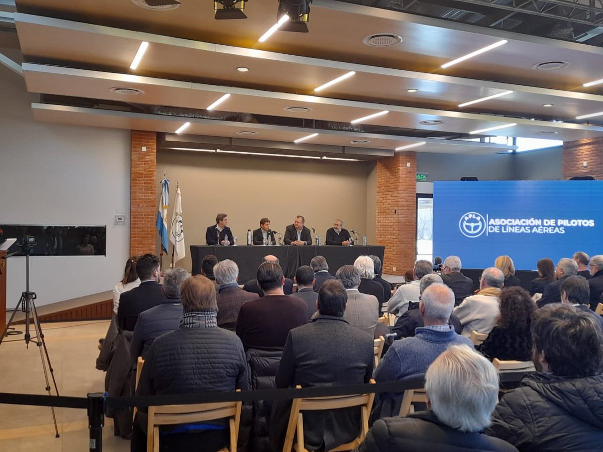 👉🏻 Hoy estuvimos presentes en la asunción de la electa Comisión Directiva de <a href="/aplapilotos/">APLA</a>  

👉🏻 Participaron la Secretaria General y los Secretarios de Organización y Juventud 💪🏻💪🏻