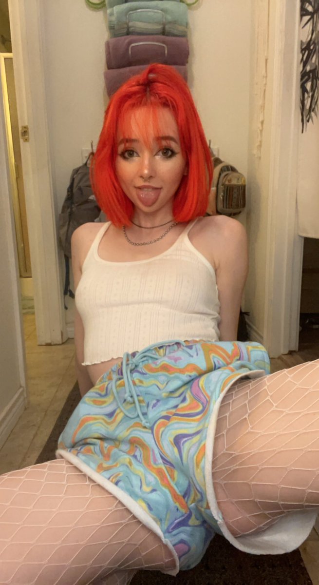 prettykkittykat's tweet image. Some fishnets and under boob for my gamers ૮ ˶ᵔ ᵕ ᵔ˶ ა