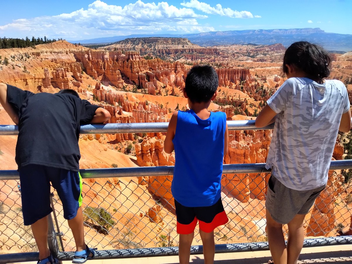 GabbyFortyTwo's tweet photo. Grand Canyon yesterday, Bryce Canyon today. cell coverage was poor so I didn't get good #Stepn results. #StepnAcrossAmerica https://t.co/UjwYtoQrCR