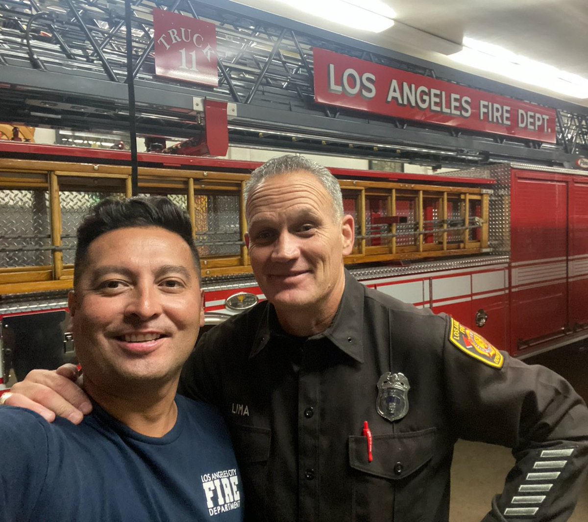 IAFFGSTLima's tweet photo. Great night working at LAFD Station 11 (on the truck) catching up with old friends and meeting some of the rookies discussing what the @IAFFNewsDesk is doing for our members in collective bargaining, fire fighter safety &amp; mental health. 

#UniteFightOrganize https://t.co/zWq7DsSXlx