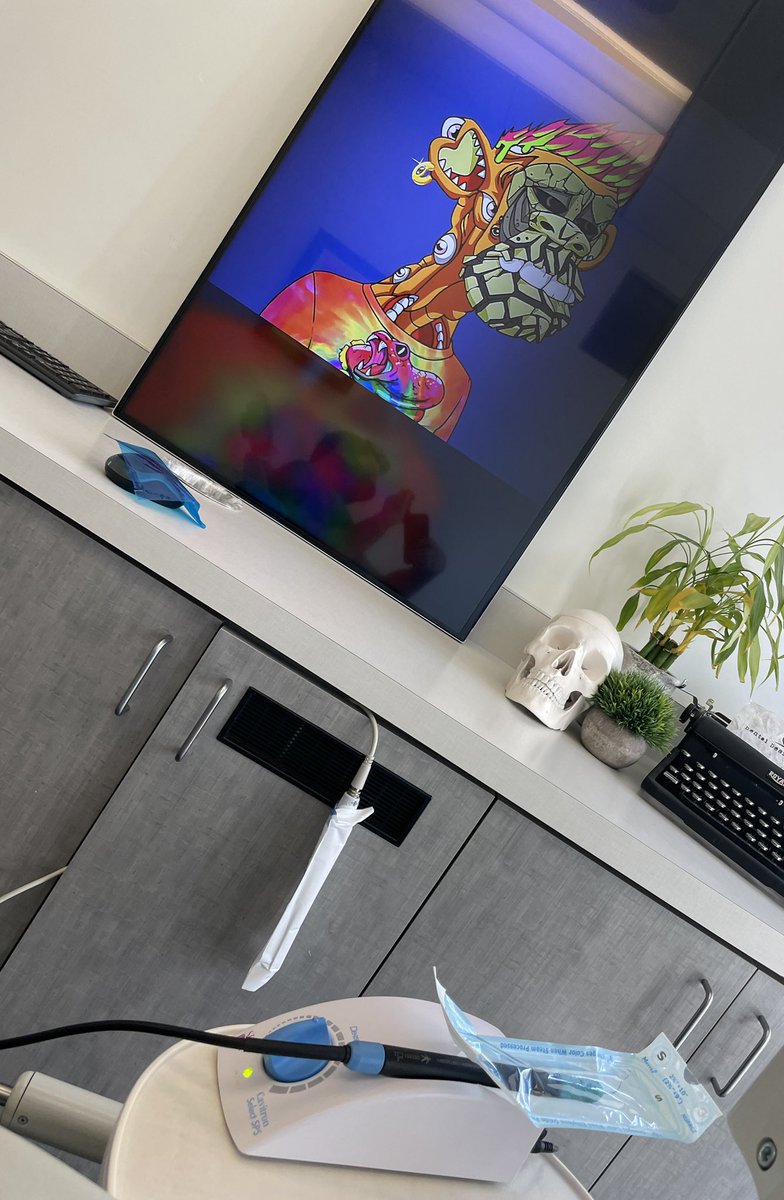 At the dentist and this #MAYC has some pretty clean teeth! <a href="/BoredApeYC/">Bored Ape Yacht Club 🍌</a> #BAYC