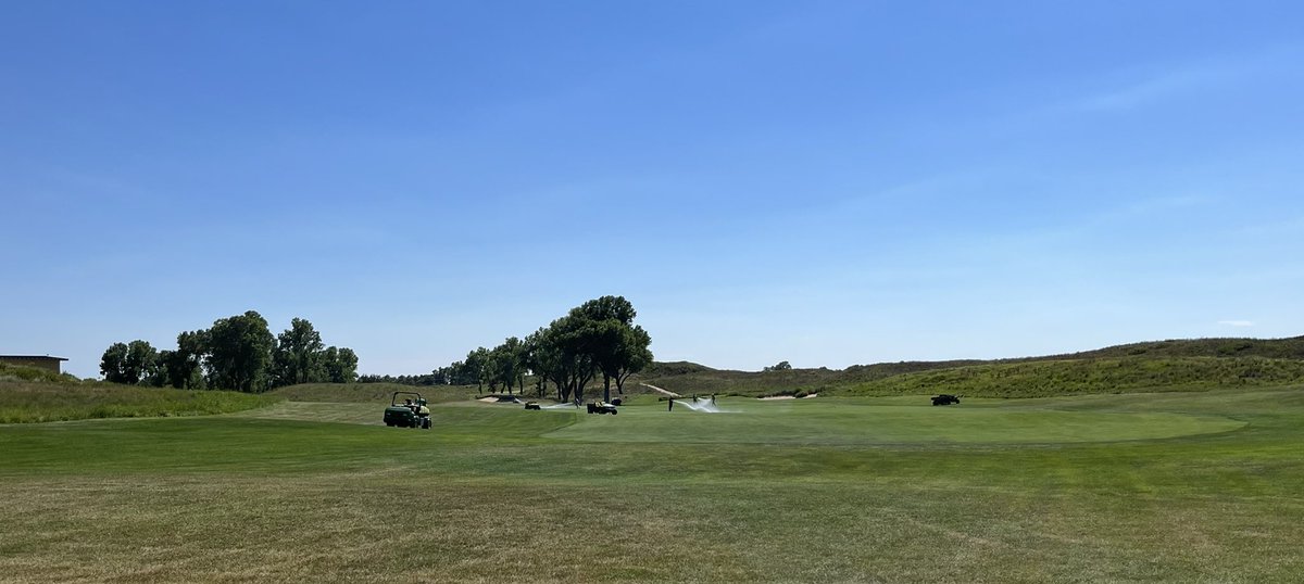 griess_cory's tweet photo. Summer fade is starting to come in. DunesCrew prepping for the extended forecast 🔥 🔥 🔥 https://t.co/AAbdlIsldO