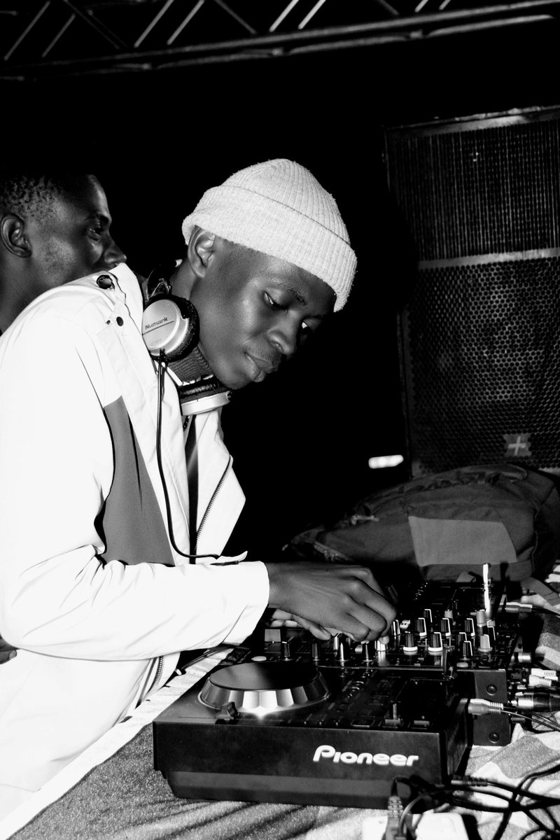 JoshDeep_SA's tweet image. Courage Doesn't Always Roar. Sometimes Courage Is The Quiet Voice At The End Of The Day Saying, 'i Will Try Again Tomorrow.'
🥺🥵💓