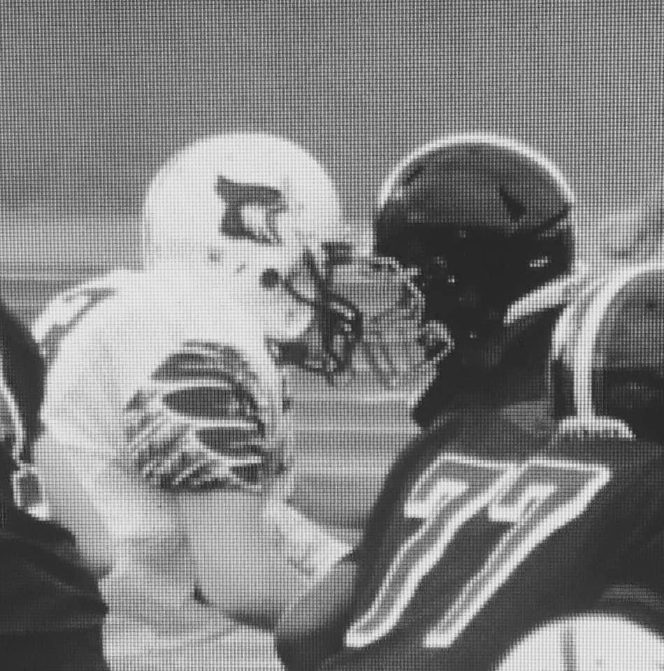 peacenow4given's tweet image. This popped up in my memories! This is his heart and mind on the field every snap! Given the chance he will always give 100! Not scared to take on the devil himself! @MaynardKeiffer #BeAggressive #Alwaysgive100 #Earnit #onlythetough