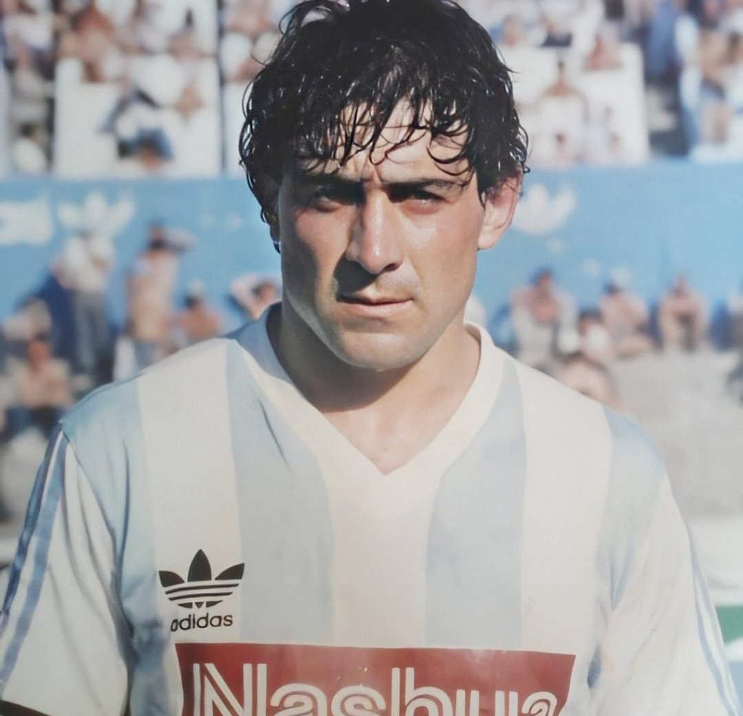 Hoy está cumpliendo 62 años Walter René Fernández! 🥳

✅ 143 PJ entre 1985-89
⚽️ 39 goles
🏆 Supercopa Sudamericana 1988

Felicidades Walter-Gol! 👏👏👏👏