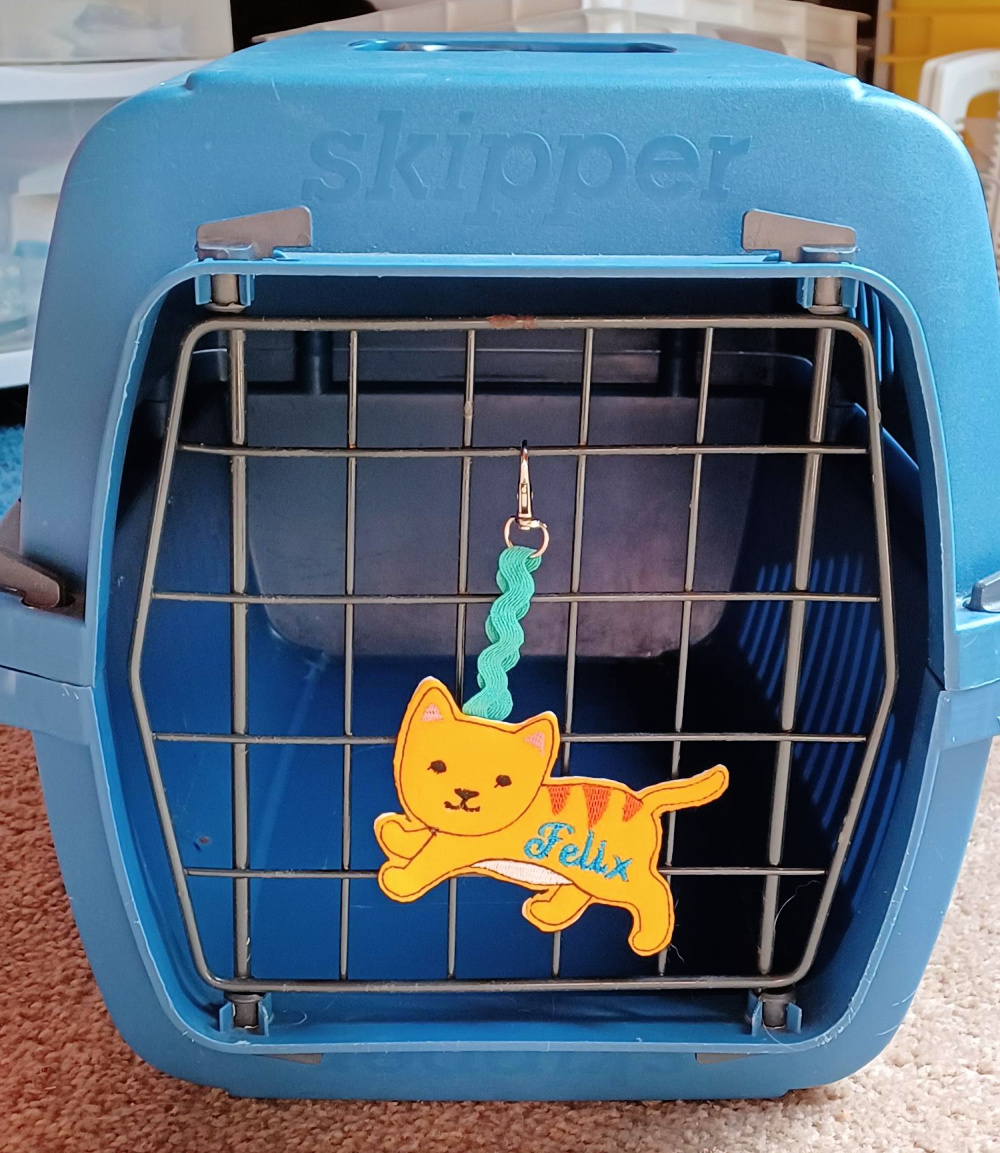 LilMonkeysHndmd's tweet photo. Newly updated cat crate tag listing. Now over 50 designs to choose from! Go take a look! https://t.co/pqU2lkoNt1 https://t.co/fnviquBhVp