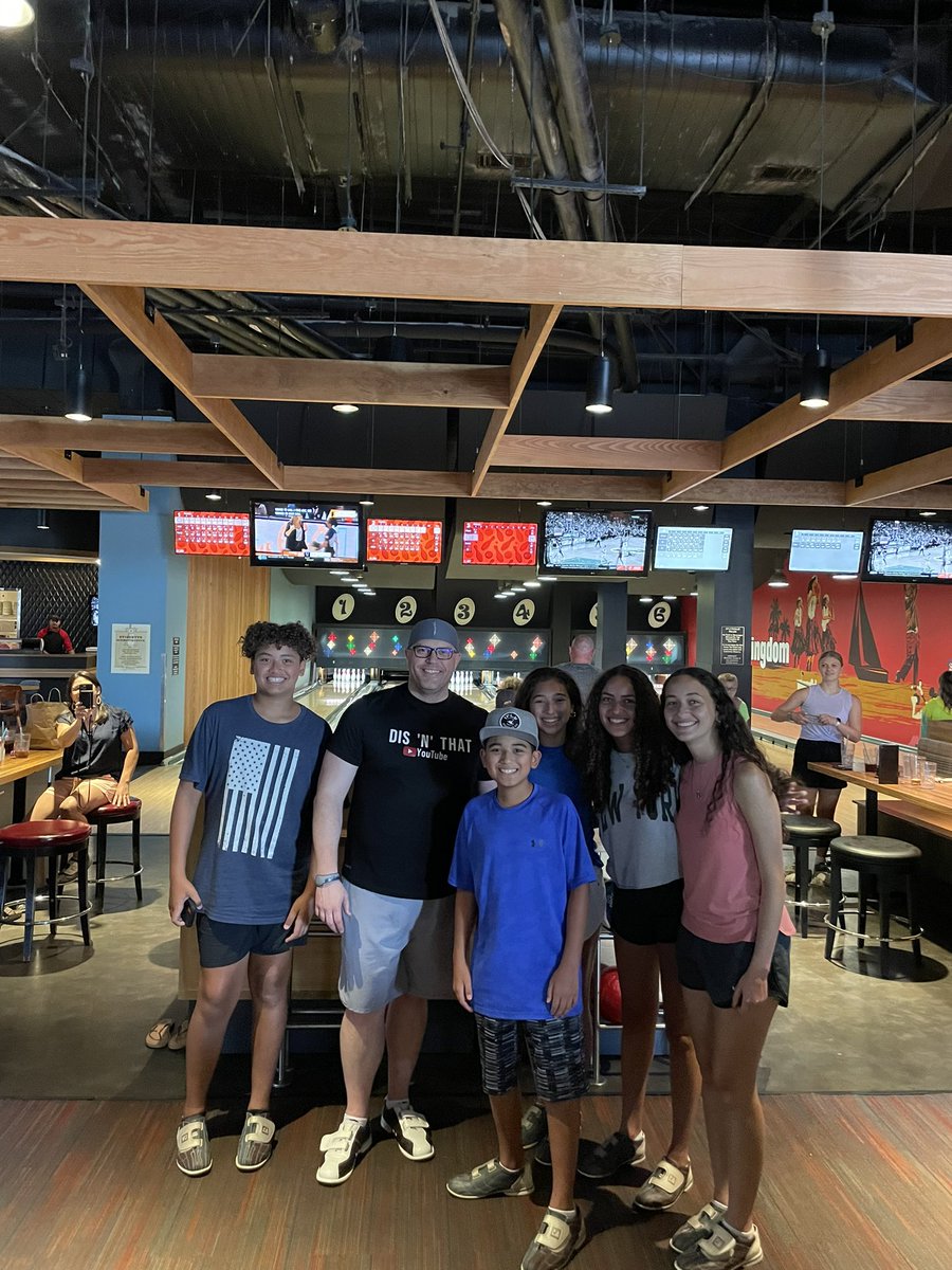 uncletoner's tweet photo. @disnthat4 Great rolling with you at the lanes #splitsville https://t.co/8c98t0ThdG