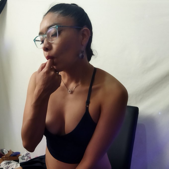 💟 Ok una m&aacute;s y me despido jeje 💟 Disculpen que hoy haya sido tan breve, besitos 👄👄👄 #noviacaliente #noviaputita<a href="/tag/noviaputita"class="tags"><span>#noviaputita</span></a><a href="/tag/noviacaliente"class="tags"><span>#noviacaliente</span></a>