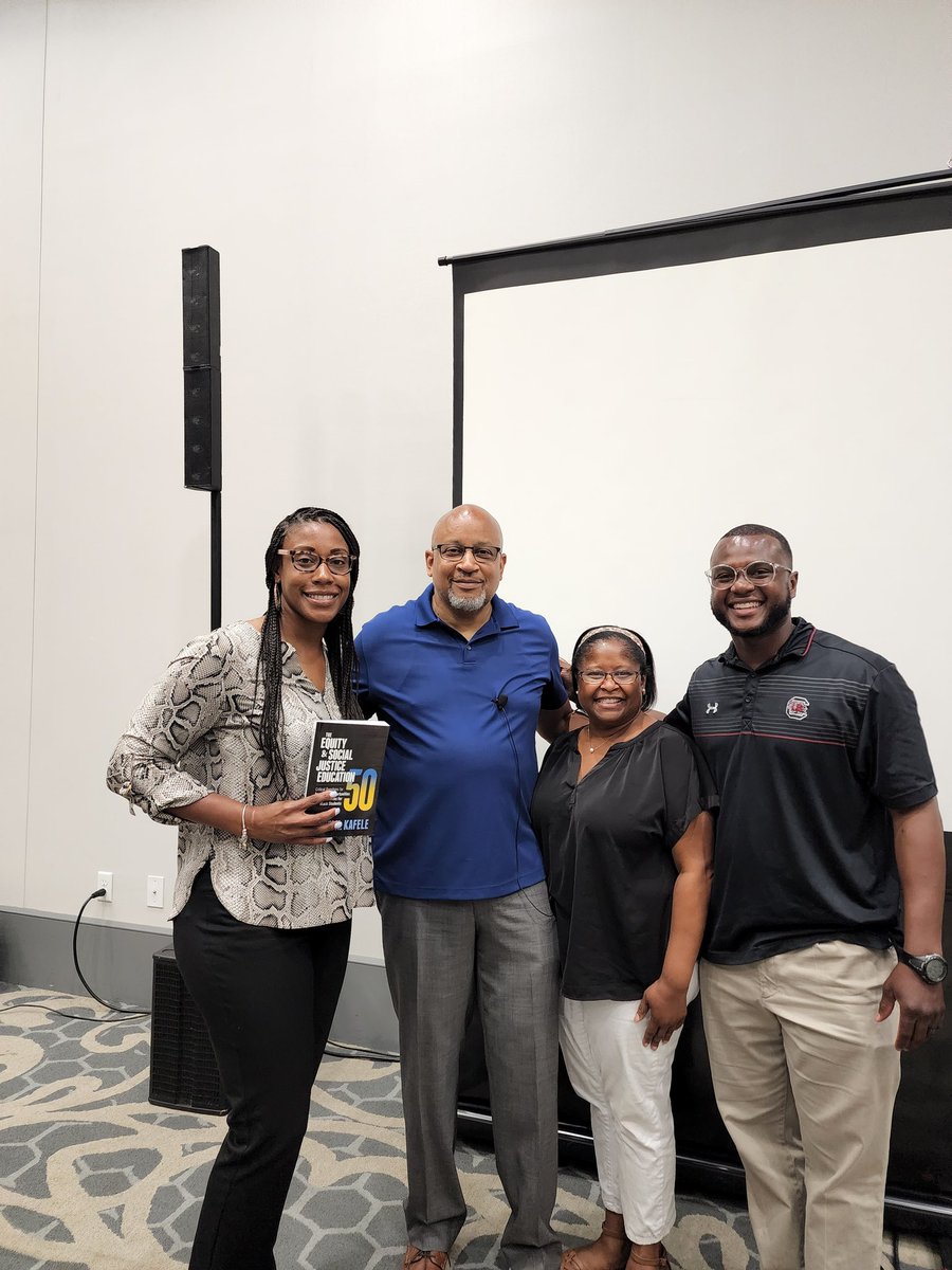 DannerKR's tweet photo. Great two days of learning during The School Leadership Institute 2022 with @PrincipalKafele @LMS_Boyd @MartinSims_LMS https://t.co/9jm2O6v9Bj