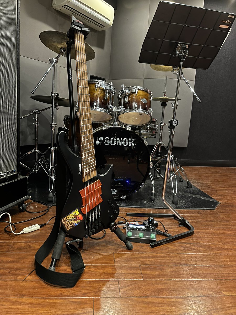 inocho_5st_bass's tweet photo. 良きかな(*´ω｀*)

#MYNEWGEAR
#IBANEZ
#EHB1005MS
#BOSS
#GT1000CORE
#XVIVE https://t.co/l0dXz6KE3I