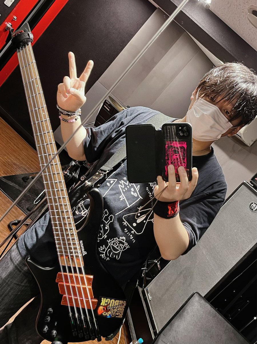 inocho_5st_bass's tweet photo. 良きかな(*´ω｀*)

#MYNEWGEAR
#IBANEZ
#EHB1005MS
#BOSS
#GT1000CORE
#XVIVE https://t.co/l0dXz6KE3I