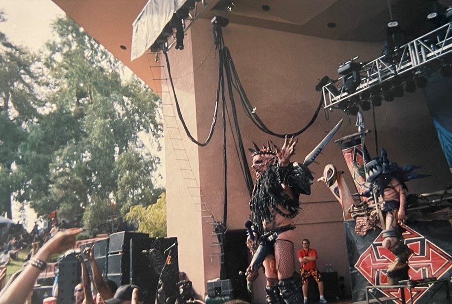 C_Chaos_Mag's tweet photo. GWAR 2006
Sounds Of The Underground
Mesa Amphitheater
Mesa, Arizona
๐ธ- AZA Event Capture
@gwar @TheRealOderus @BalSacJoD
#gwar #throwback #oderus #oderusurungus #balsac #balsacjawsofdeath #arizona #az #concertphotography #photography https://t.co/XUHF3JqxY5