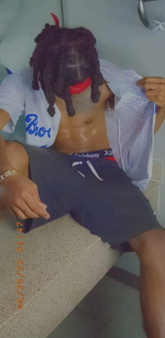 Just a King Livin' https://t.co/in0pQ8ZVZU