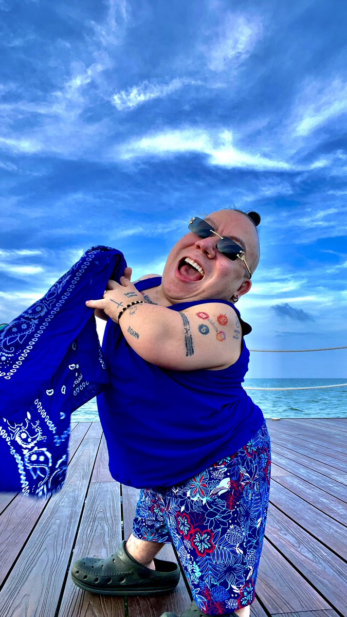 AlejoLittle's tweet photo. Azul-ado en las San Andrés Islas 💙
#chazzz 😎 https://t.co/XX6WuGGLuE