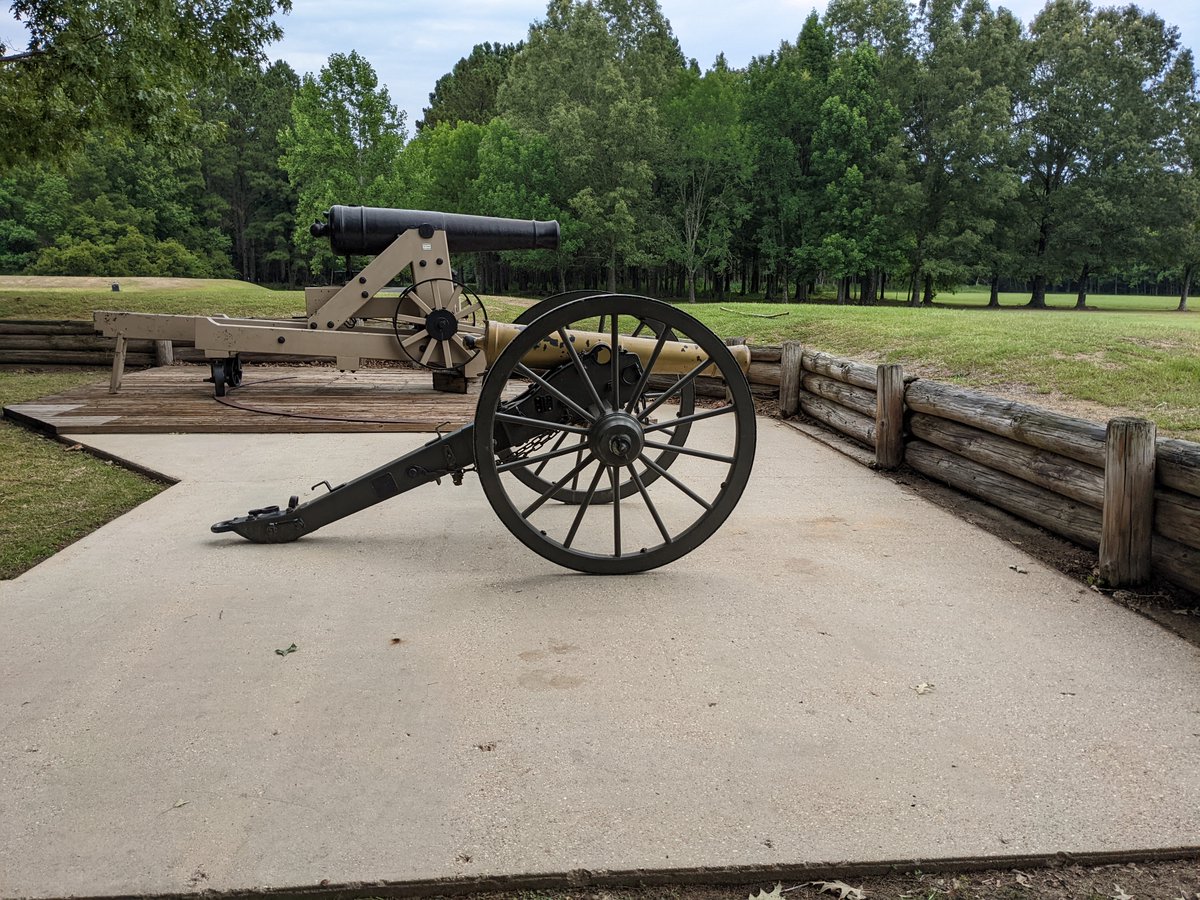 MartinKoenigsb2's tweet photo. #SiegeOfPortHudson #MarTMar2NOLA22 #MississipiCruise #ACWHistory #Louisiana #HistoryExcursions #Battlefields #SiegeGun #FieldGuns #GatlingGuns #AmericanSplendor #AmericanCruiseLines #HurtlingHotel #WargameResearch #RallyRoundTheFlag #StarsAndBars #ACWWargames https://t.co/wEwPit90FJ